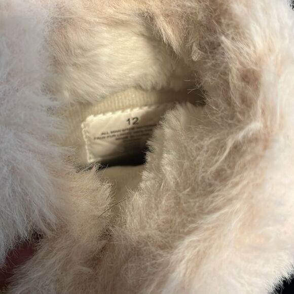 The Children’s Place Gold Glitter Chalet Boots - Picture 7 of 8